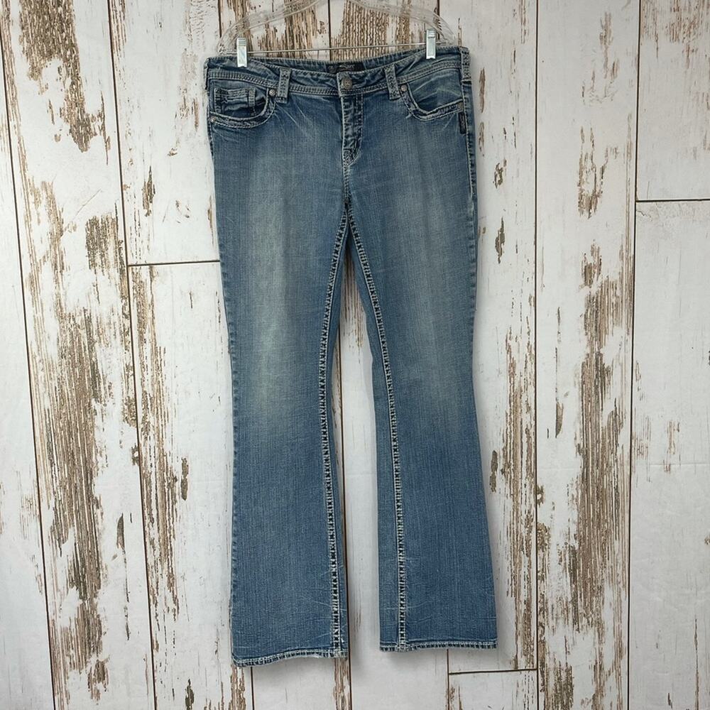 Silver Jeans  AIKO Boot Cut Jeans, Size W34L35. In great condition!